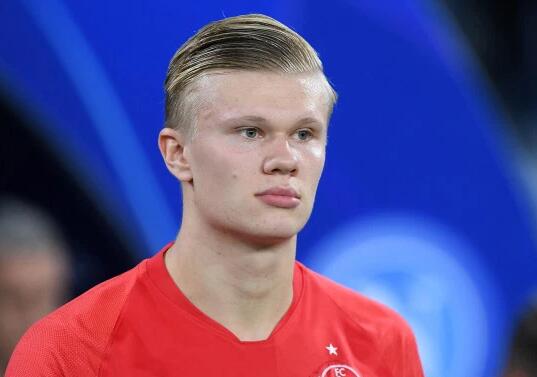 2026米兰冬奥会火炬继续在意大利境内传递