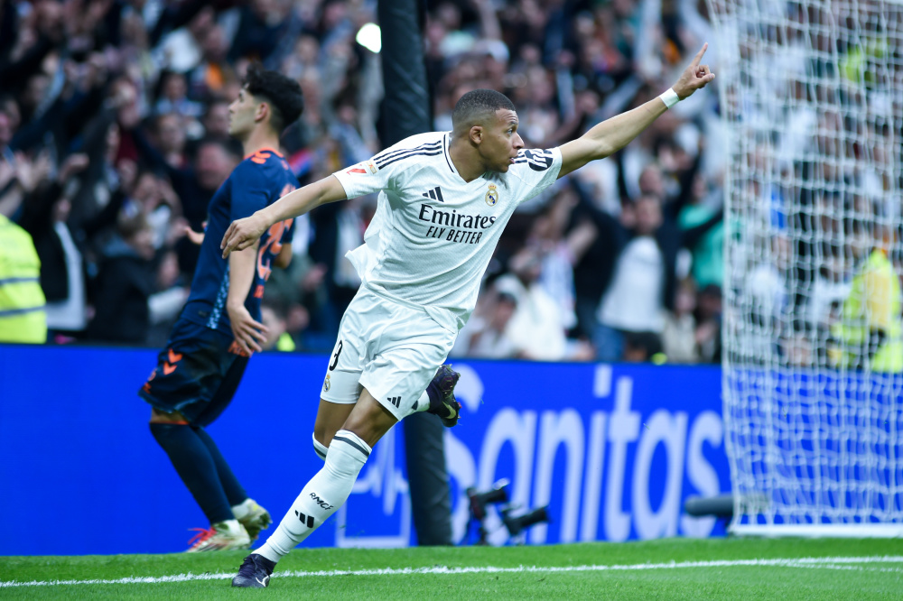 懂球帝12周年120大瞬间1／8决赛：重磅来袭，谁将通往八强？