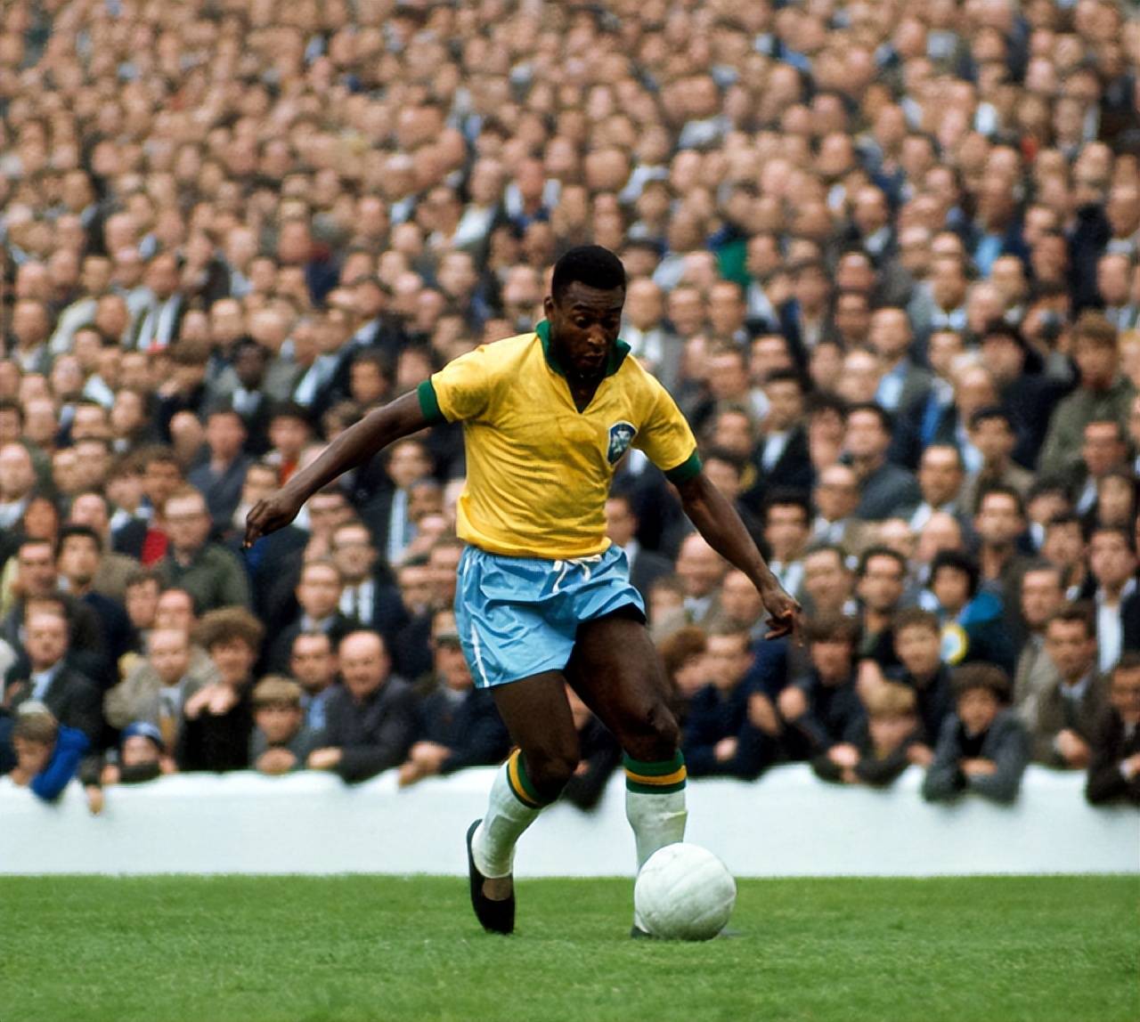 官方：西汉姆联免签原纽卡前锋威尔逊，双方签约1年