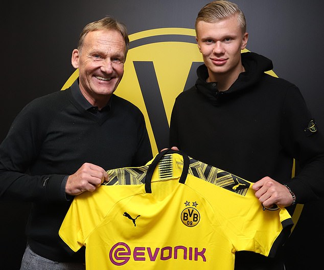 谭龙效力亚泰8年陪球队降级又冲超，如今再次跟随球队降级