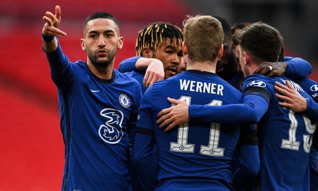 队友接连被罚下！维尼修斯讽刺裁判：多来点红牌吧！