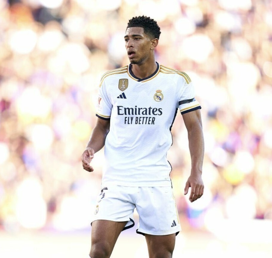 中超俱乐部欠薪问题严峻，准入审核难度大，职业化进程仍不完善。