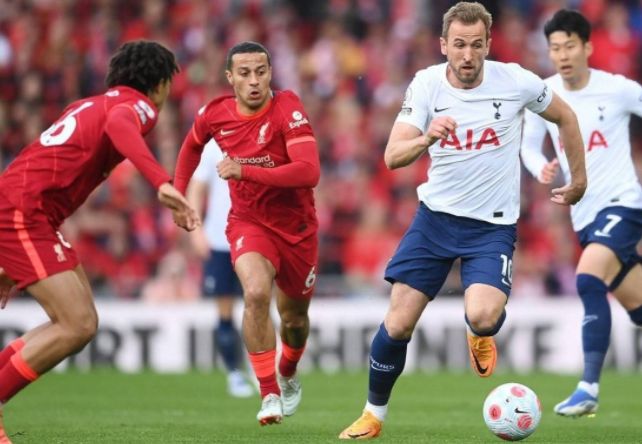 姆巴佩手指骨折不下火线！皇马精神传承者誓死一战 伯纳乌球迷爆发不满