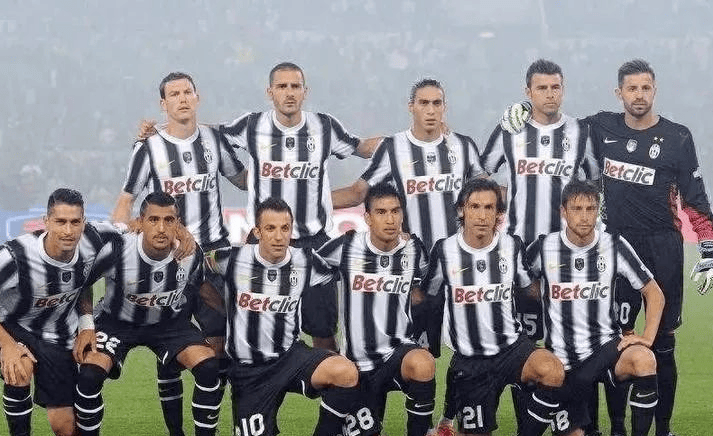 环足奖2025年最佳女足俱乐部候选：阿森纳女足、巴萨女足领衔