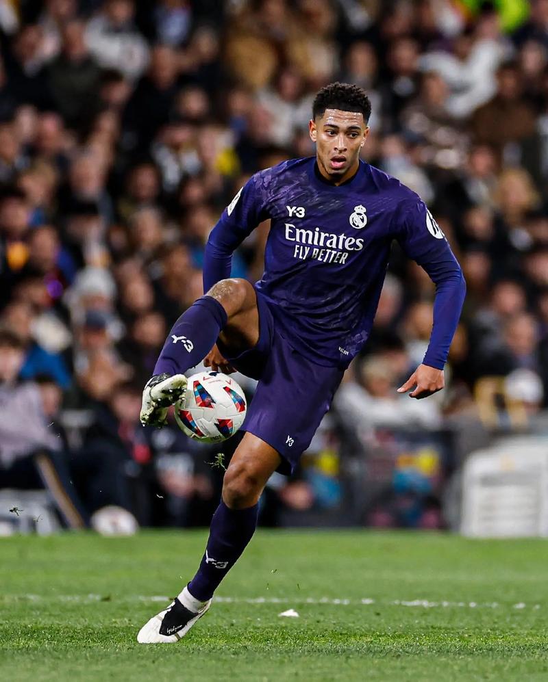 科莫2-0萨索洛连续12场不败，莫雷诺破门，尼科-帕斯献助攻