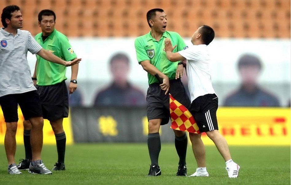 勒沃库森客场1-0战胜本菲卡，希克制胜