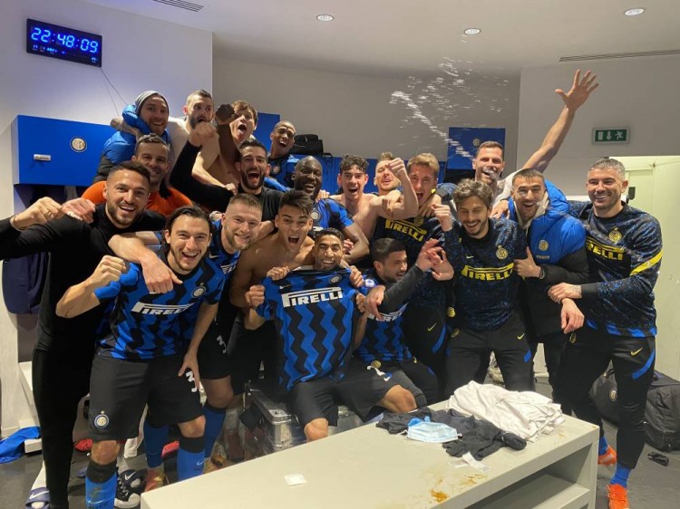 德甲半场：努萨禁区内倒地未判，门兴0-0莱比锡