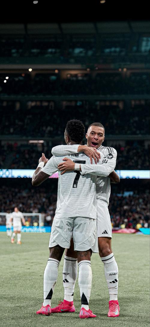 意甲媒体热议：在莱奥加盟米兰的七个赛季里，本赛季莱奥的表现最为出色！