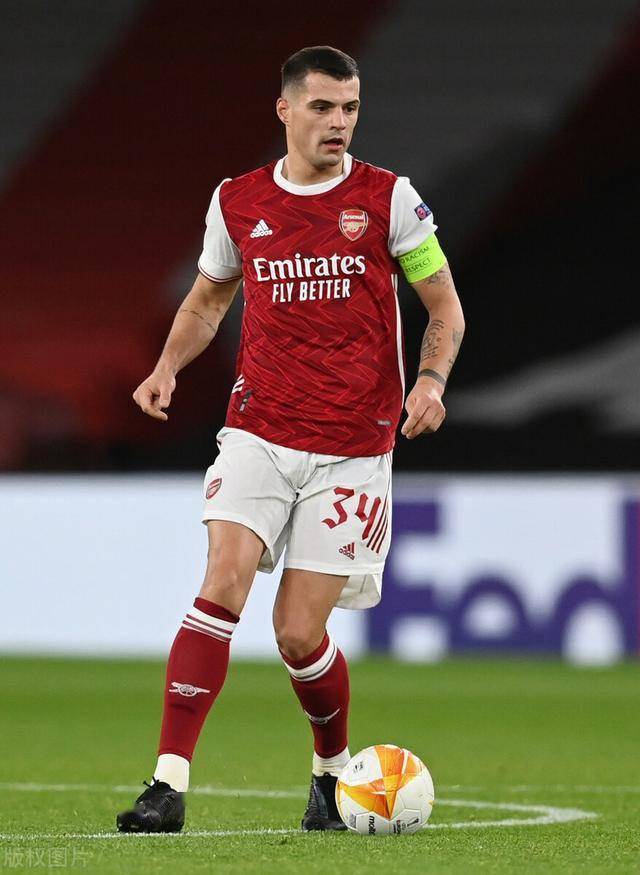 安东内拉偶遇网红街头采访：你是做什么工作的